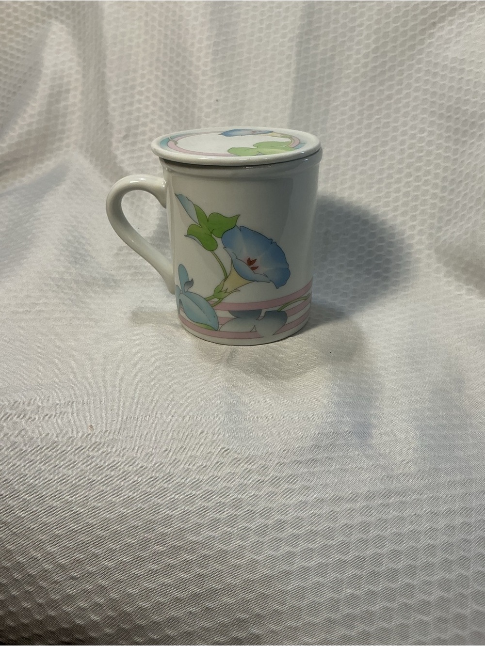 Vtg Toscany Floral Lidded Porcelain Mug with Blue Morning Glory Design
